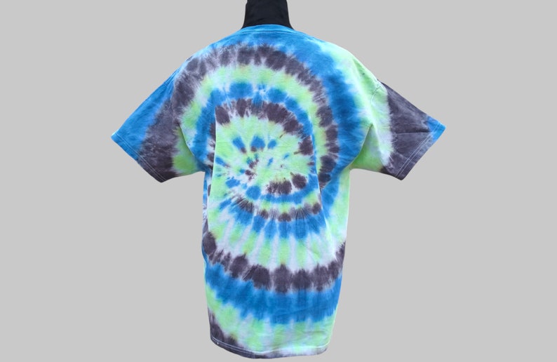 Royal Blue, Neon Green, & Black Spiral Tie Dye T-shirt - Etsy