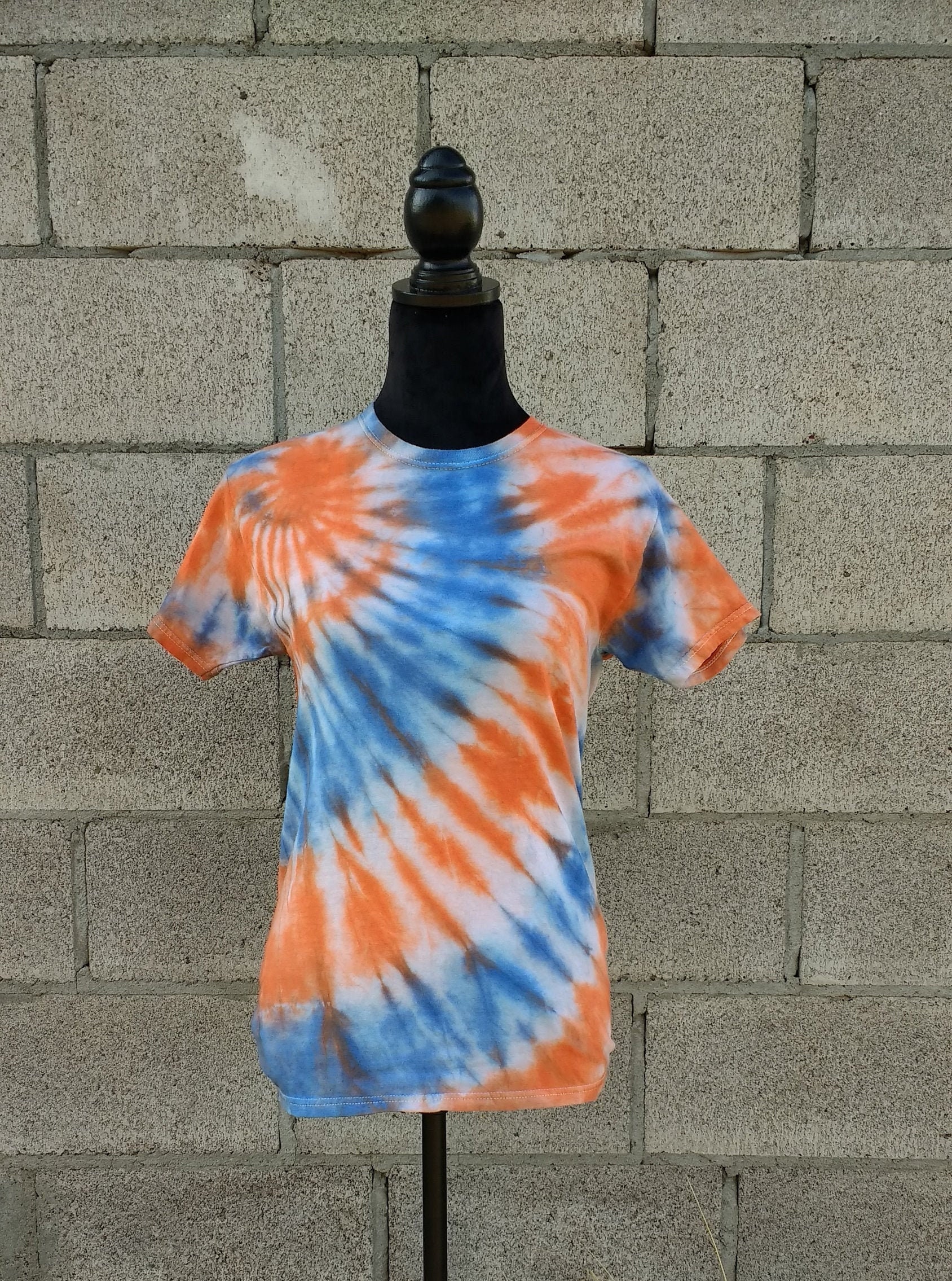 Adult Small Blue Orange Stripes Tie Dye T-shirt –  DoodlebugsDesignbyAmyBridges