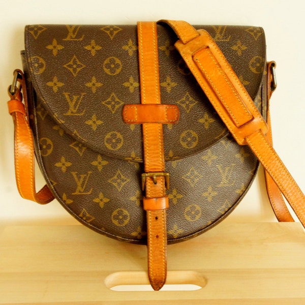 Authentic 80s Vintage LOUIS VUITTON Chantilly PM Monogram Canvas Cross Body Bag Y04053