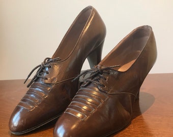 Original 1930 brown heeled oxfords size 4