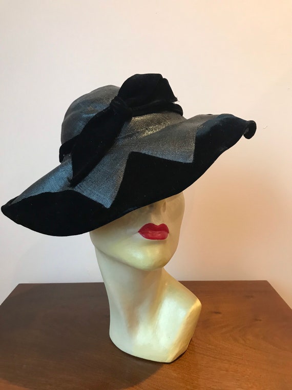 1930s black straw and velvet hat