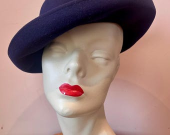 Vintage 1980s Navy blue felt 1940s circular trilby style hat