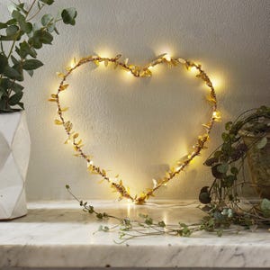 Herzförmiges Lichterherz aus Blattgold | Lichterkette in Herzform | Verlobungsgeschenk