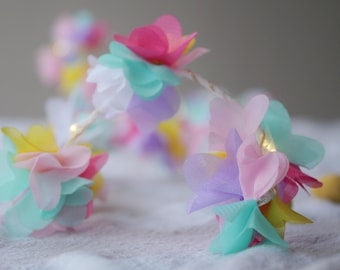 パステルレインボーフラワーフェアリーライト | ウェディングデコレーション | 花びらストリングライト