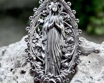 New Virgin Mary Pendant Sterling Silver 925 Mother of God Religious Oval Necklace Charm Flower Ornaments Praying Jewellery