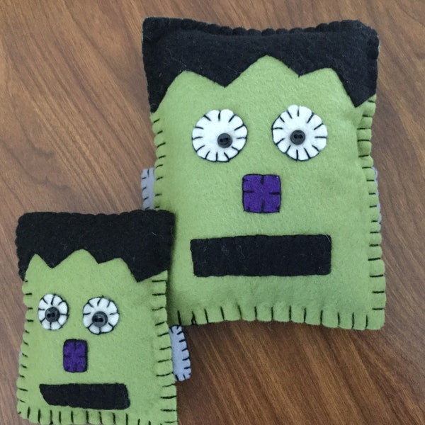 Frank and Me bowl fillers/mini pillows.