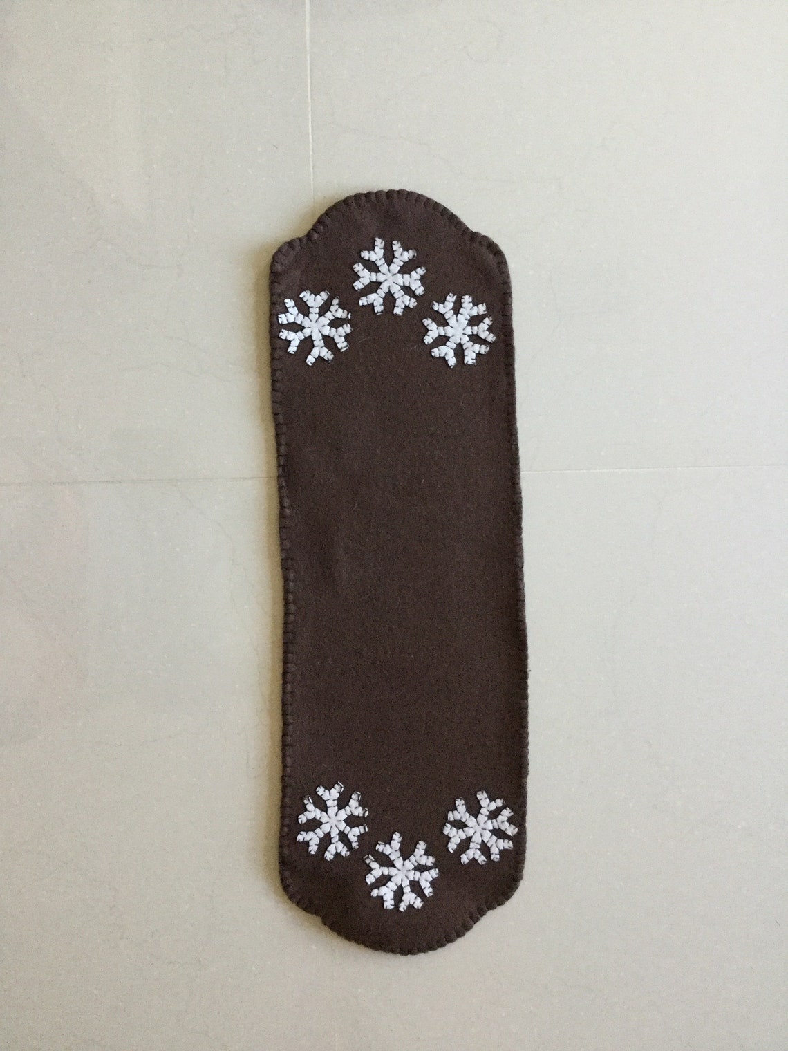 Rustikaler brauner Schneeflocken Mini-Tischläufer | Etsy