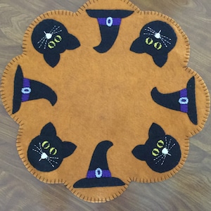 Black Cats & Witches-hoeden, kaarsmat.