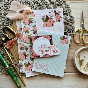 Niña, lee tu Biblia / Juego de papelería