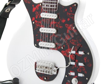 Guitarra Miniatura Brian May QUEEN Blanca