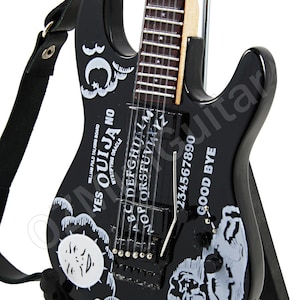 Guitarra en miniatura Kirk Hammett Metallica OUIJA