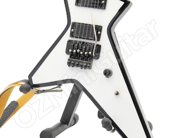 Chitarra in miniatura Giuda Sacerdote