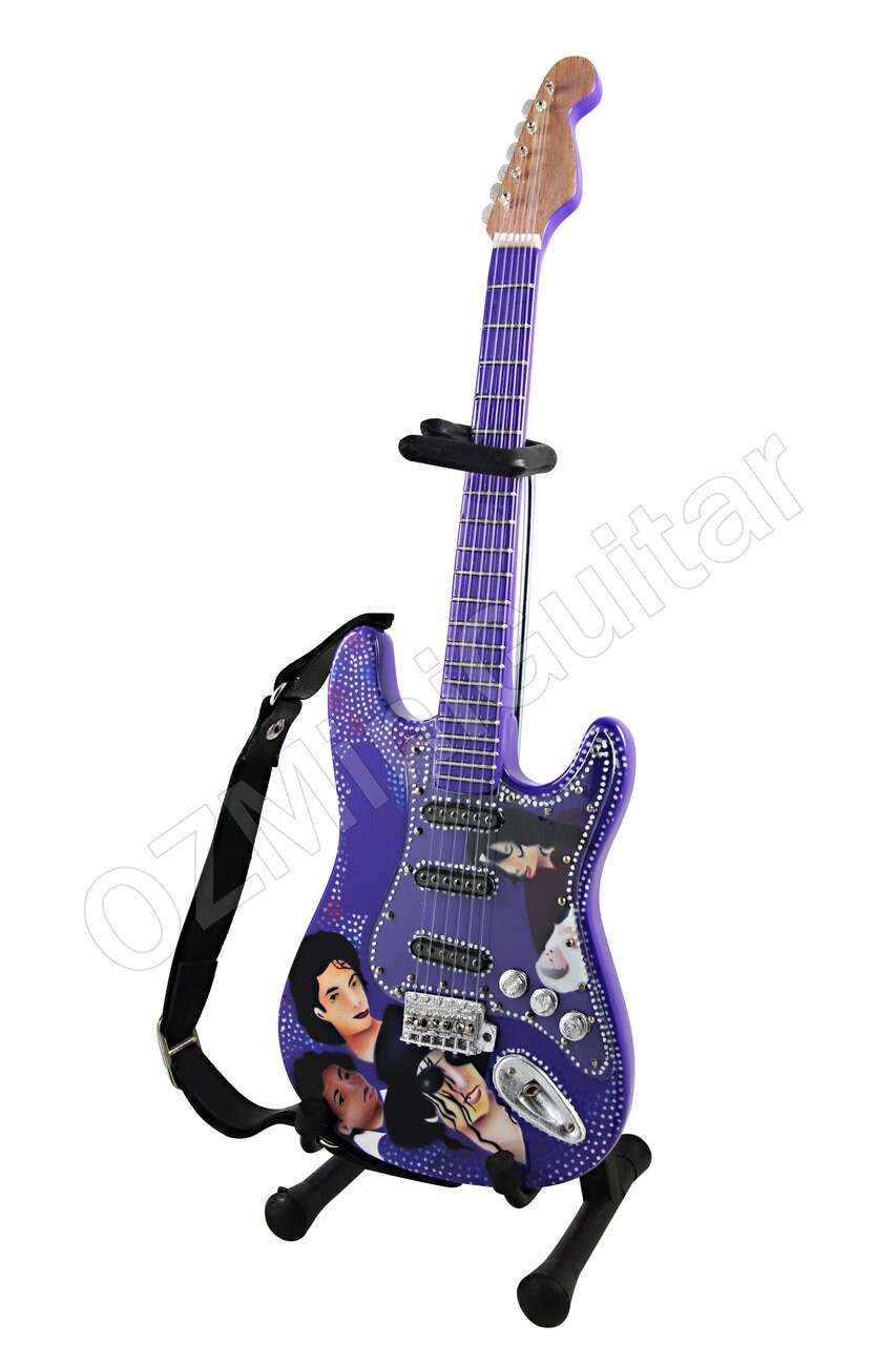 アンプ内蔵ミニギター　michael Miniature Guitar Michael Jackson 3 - Etsy