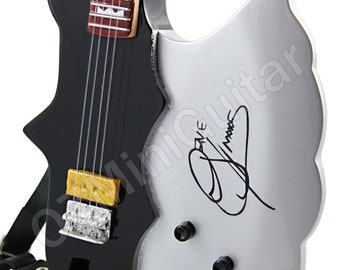 ミニチュアギター ジーン・シモンズ KISS ブラッド AXE ベース - Etsy 日本