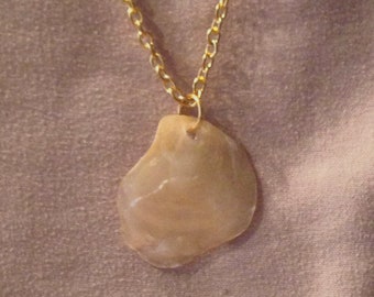 Mother of Pearl pendant necklace