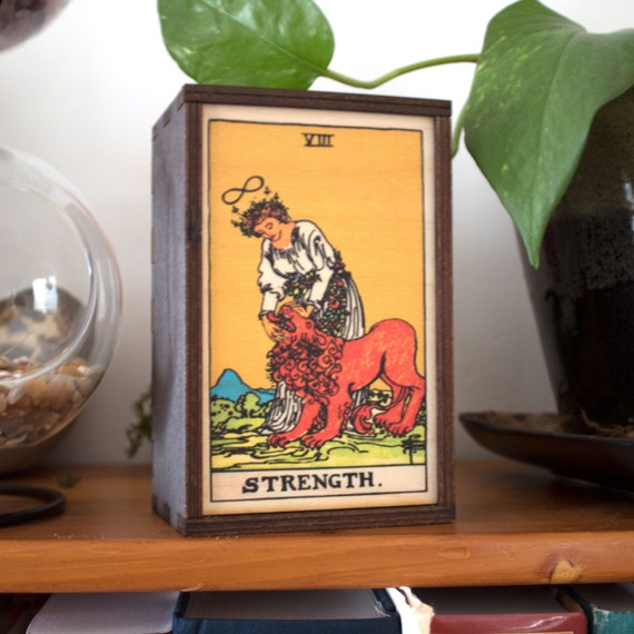 Tarot - 8 - Strength Full Color Stash Box Tarot - 8 - Strength Full Color Stash Box