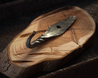 Hand-turned iron coat hook – Elegant hanging solution for style and functionality