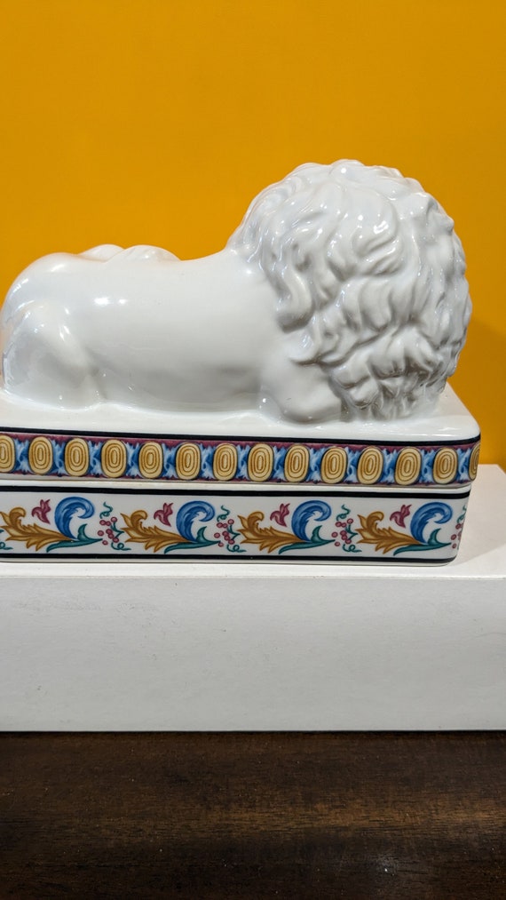 Vintage Elizabeth Ardon Porcelain Lion Trinket Box - image 4