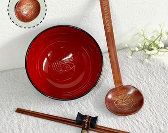 Personalisiertes japanisches Udon / Ramenschalen-Set - Gravierte Stäbchen, Löffel & Riemen