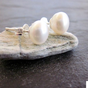 Pendientes de perla con botón Pendientes de perla Piedra natal de junio 8-9 mm Pendientes de perla Pendientes de botón de perla de agua dulce blanca Pendientes de perla
