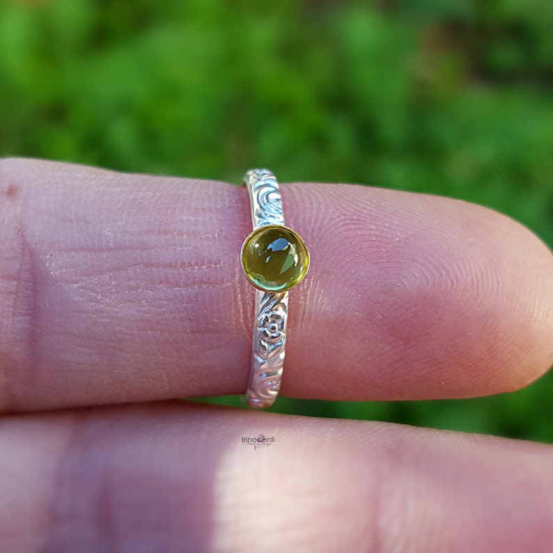 Green peridot ring, Peridot stacking ring ,August birthstone jewelry, August birthstone ring image 3