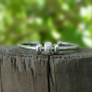 Fidget ring for mental health and anxiety