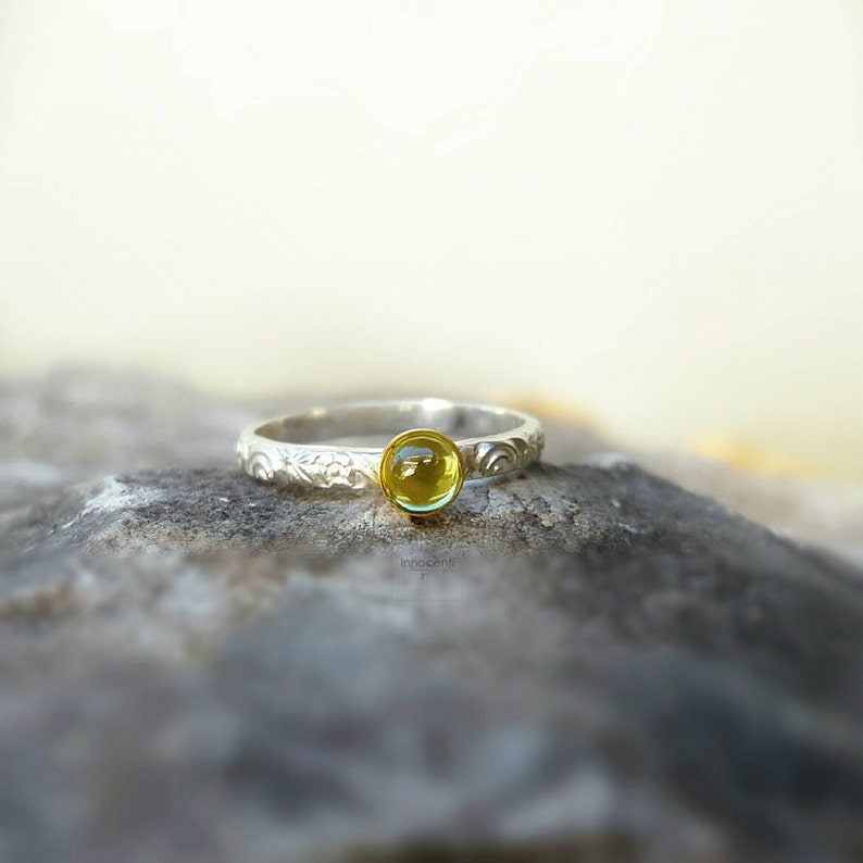 Green peridot ring, Peridot stacking ring ,August birthstone jewelry, August birthstone ring image 4