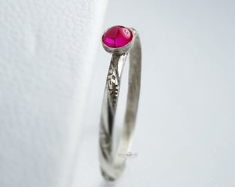 Rubin Ring Zarter Rubinring Rubin Stapel Ring Silber Rubin Ring Juli Birthstone Ring Rubin Stacker Rosa Edelstein Ring Rubin Verlobungsring