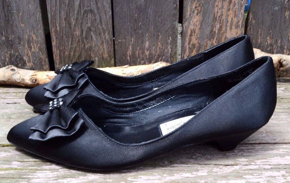 Vintage DVF Diane Von Furstenberg Black Bow Satin Pointed Kitten Heels Flats Size 8 Il_570xn