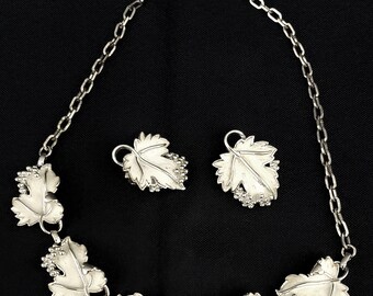 Matching clip earrings Twisted rope chain Sarah Coventry Designer set Vintage jewelry Vintage necklace