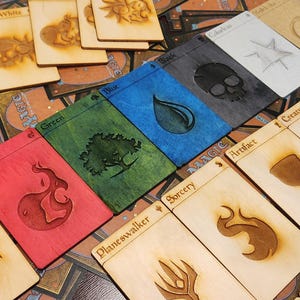 Divisores de cartas de Magic the Gathering: Organizador MTG de madera cortado con láser (lea la descripción del artículo antes de realizar el pedido)