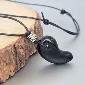 Black Agate, Magatama necklace, Japanese Talisman, Protection stone, Unisex necklace, magatama stone, heal stone jewelry, Healing Gift idea