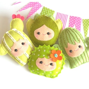 Happy Family-Set of Four Cacti-Felt cactuses-DIY-Felt succulents-Cactus pattern-PDF sewing pattern-Cactus Garland-Instant download-Desert