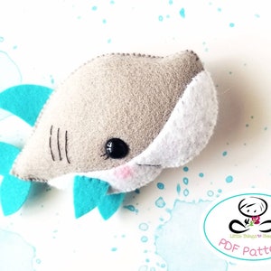 Kleiner Hai PDF Schnittmuster-Meerestier-DIY-Baby Hai-Kinderzimmer Dekor-Sofort-Download-Babys Handy-Spielzeug-Süßer Hai Plüschtier-Meeresleben