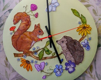 PDF pattern for 30cm Squirrel and hedgehog gossiping clock raw edge applique free motion embroidery summer, brambles, whimsy, whimsical
