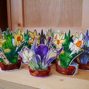 Bloempot met narcissen en krokussen Alleen digitaal patroon SJABLOON (geen instructies) voor borduren uit de vrije hand, onafgewerkte rand aangebracht