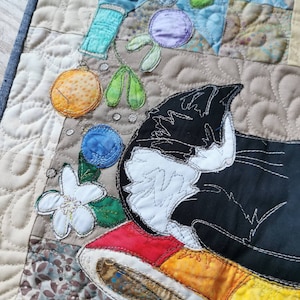 PDF pattern for Christmas cats wall hanging applique raw edge free motion
