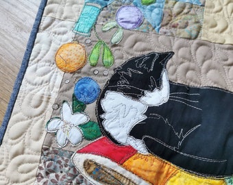 Fabric kit and Printed pattern for Christmas cats wall hanging applique raw edge free motion