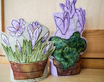 Cycalmen and crocus flower pot Digital pattern TEMPLATE only ( no instructions) for free motion embroidery , raw edge appliue