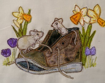 Printed pattern for Hide and Seek Mice in old boot raw edge applique tutorial free motion embroidery