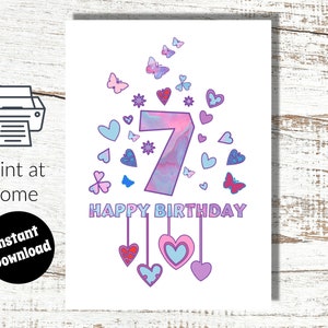 自宅ですぐにダウンロードして印刷できるピンクの 7 歳の誕生日デジタル カード (女の子向け - 7 歳)