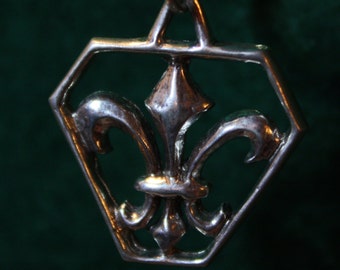 Fluer-de-Lis - Sterling Silver Pendant