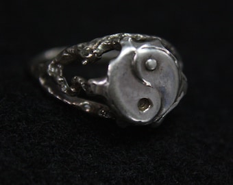 Lady Yin Yang - Sterling Silver Ring