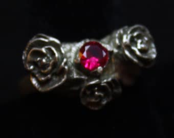 Tres Rose with Red Stone - Sterling Silver Ring