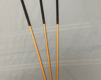 Very Rare Trio of 3 Knotless Dragon Canes / School Canes / BDSM Canes - 100 cms L & 10-10.5/11-11.5/12-12.5 mm D - BLACK Roo Handles