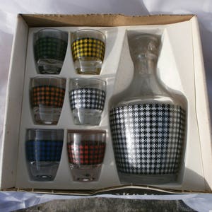 Original Vintage Shot set. Glasses and carafe, Retro, Rockabilly, 1950&#39;s style, New old stock.  French Liqueur, liquor, liquour, decanter
