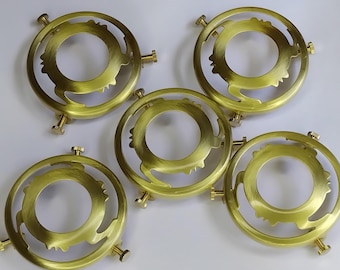 Vintage Style Brass Light Shade Holder: 3-Screw Gallery Fitter