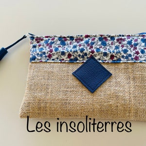 Pochette fourre tout clés maquillage téléphone cartes en jute naturel et toile enduite Liberty ornée cuir véritable et pompon