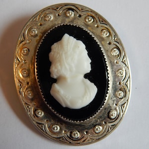 CORO Sterling SILVER signed glass Black White Cameo brooch
