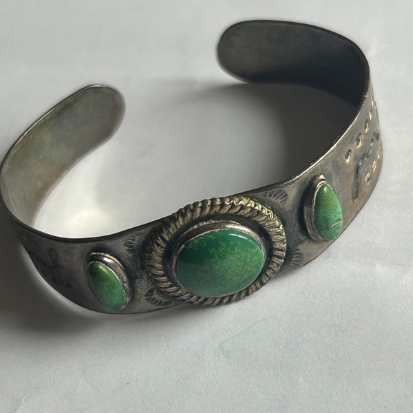 Fred HARVEY ERA Native American STERLING Silver Green turquoise snakes arrows cuff bracelet